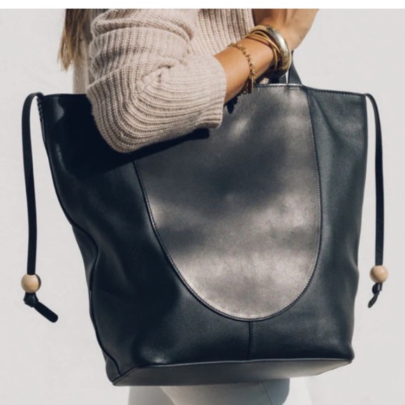 SOLUDOS minimalist black leather tote - Picture 3 of 7